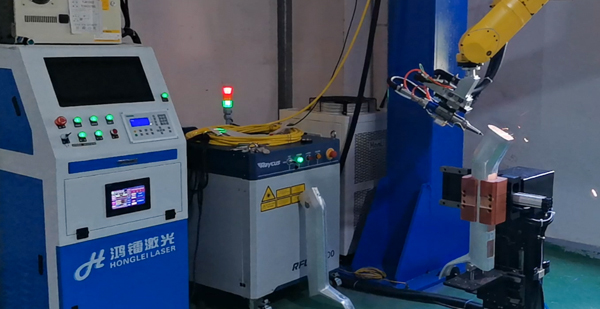 機(jī)器人三維激光切割機(jī)，為電動(dòng)車產(chǎn)業(yè)強(qiáng)勢(shì)賦能