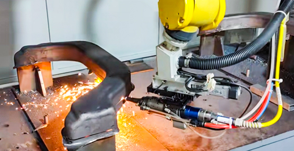 商用車后車橋殼體機器人三維激光切孔修邊 商用車后車橋殼體機器人三維激光切孔修邊