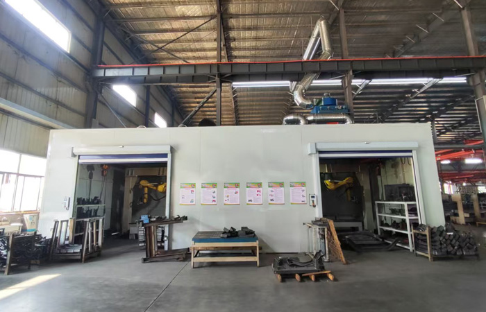 機器人三維激光切割機車橋切割現(xiàn)場 機器人三維激光切割機車橋切割現(xiàn)場