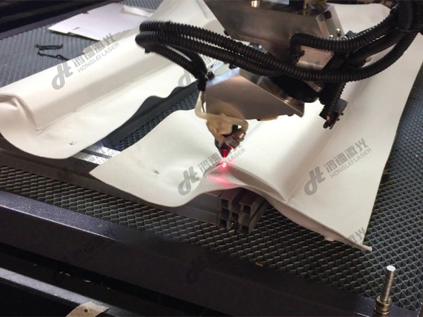三維五軸汽車(chē)內(nèi)飾切割