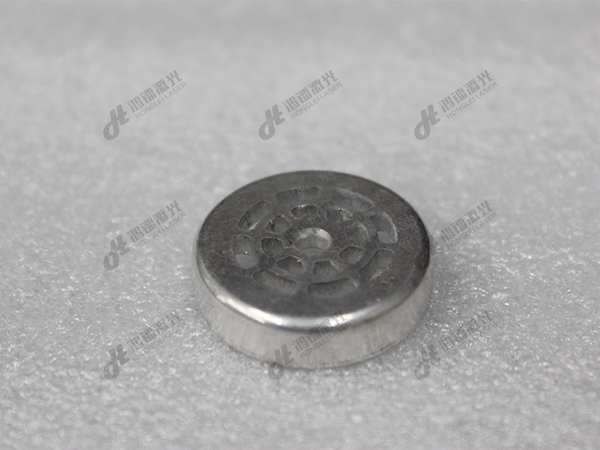 五金激光切割機(jī)紐扣大小零件切孔