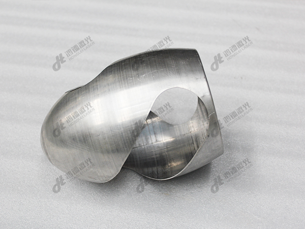 子彈頭外形零件切口